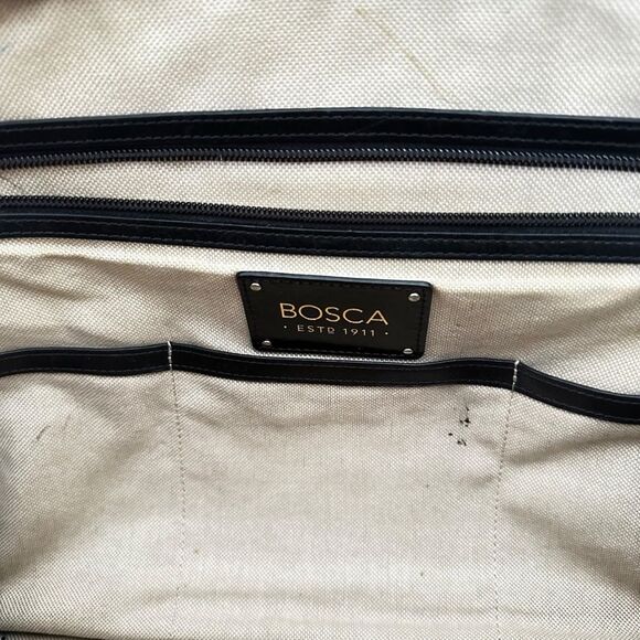 Bosca Old Leather Stringer Bag Black Leather - Picture 6 of 13